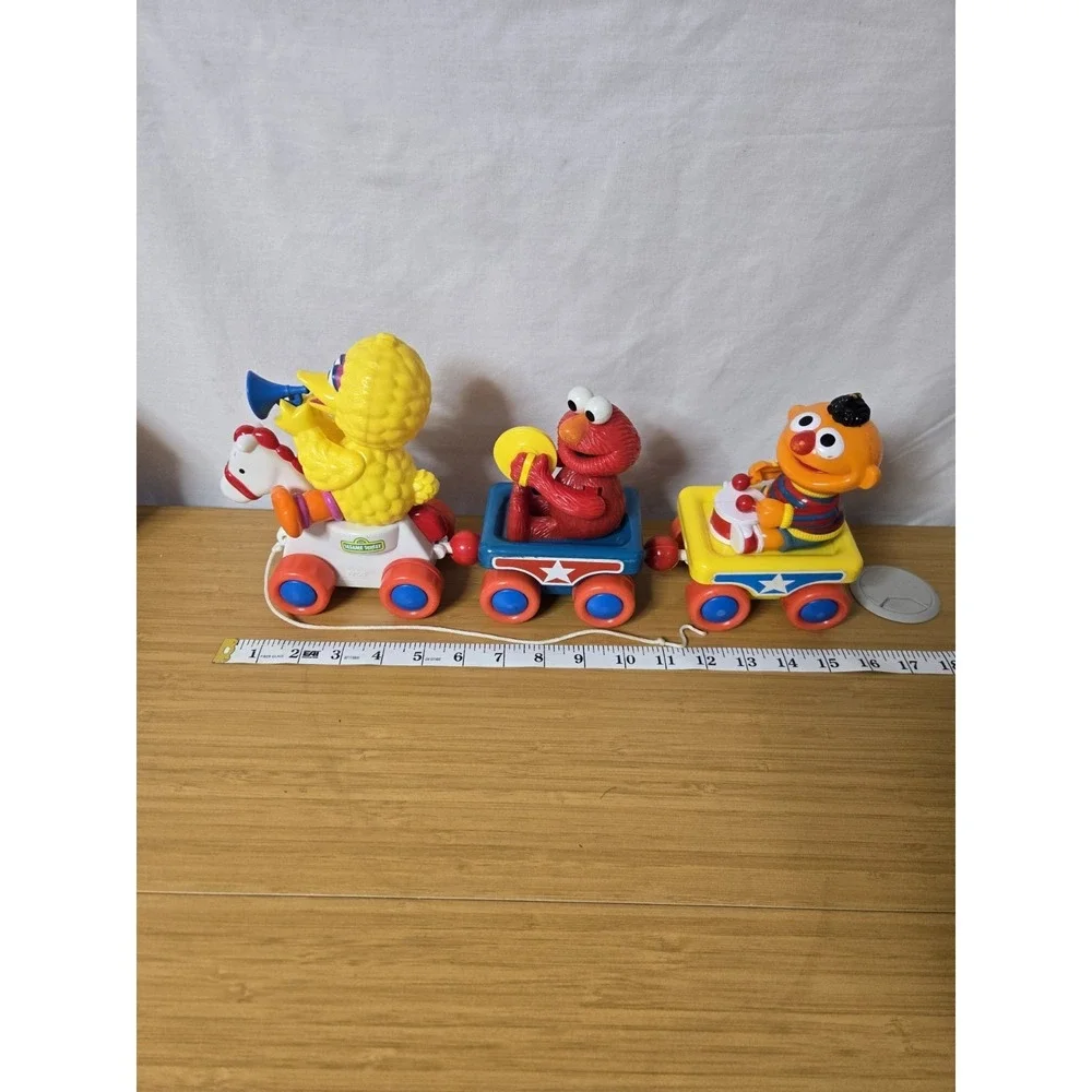 Vintage Sesame Street Parade Band TYCO Pull Train 16